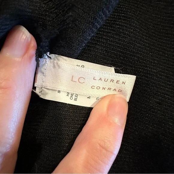 Lauren Conrad Black Scarf/ Wrap Size O/S - Picture 4 of 7